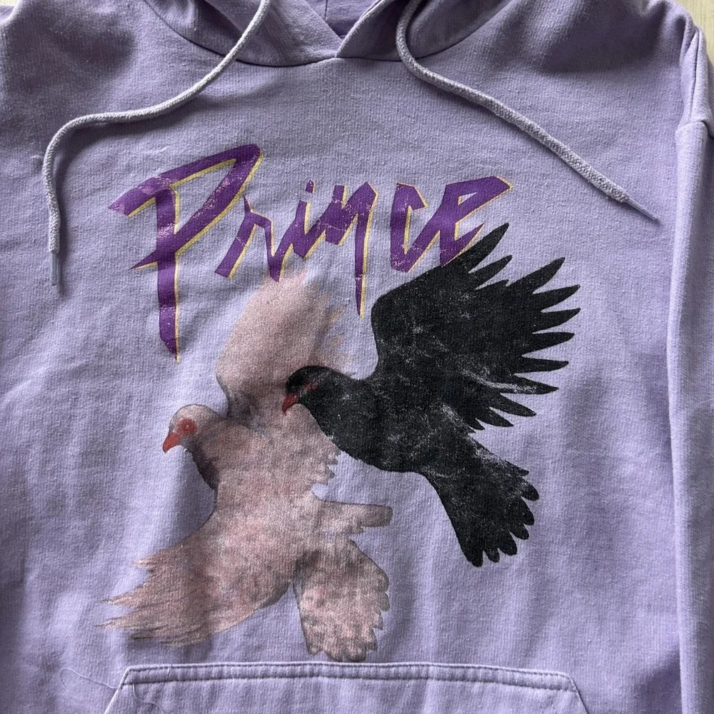 Prince Hoodie Mens Medium Purple Fleece Pullover Kangaroo Pocket Doves Graphic - Picture 2 of 8